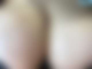 thickfreakylatina's Live Sex Cam Show