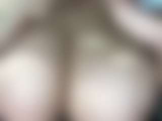 thickfreakylatina's Live Sex Cam Show