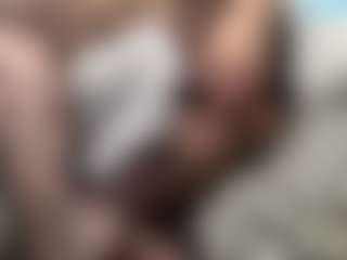 thickfreakylatina's Live Sex Cam Show