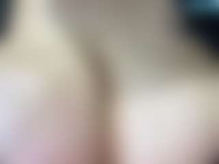 thickfreakylatina's Live Sex Cam Show