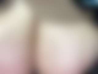 thickfreakylatina's Live Sex Cam Show