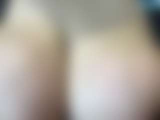thickfreakylatina's Live Sex Cam Show