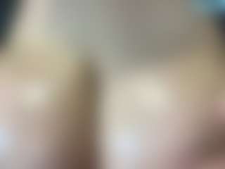 thickfreakylatina's Live Sex Cam Show