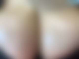 thickfreakylatina's Live Sex Cam Show