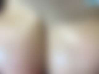 thickfreakylatina's Live Sex Cam Show