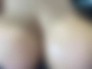 thickfreakylatina's Live Sex Cam Show