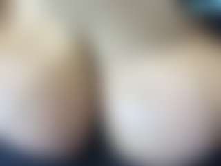 thickfreakylatina's Live Sex Cam Show