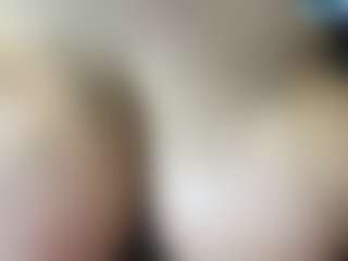 thickfreakylatina's Live Sex Cam Show