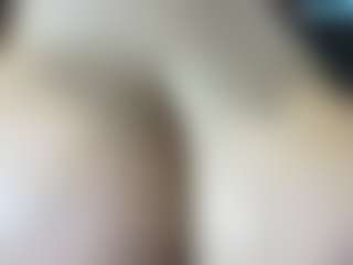 thickfreakylatina's Live Sex Cam Show