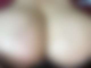 thickfreakylatina's Live Sex Cam Show