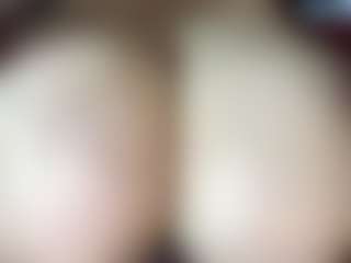 thickfreakylatina's Live Sex Cam Show