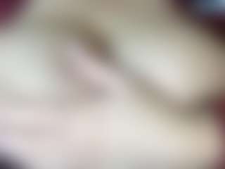 thickfreakylatina's Live Sex Cam Show