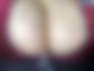 thickfreakylatina's Live Sex Cam Show