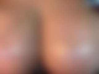 thickfreakylatina's Live Sex Cam Show
