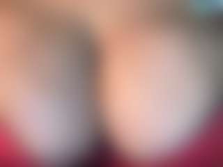 thickfreakylatina's Live Sex Cam Show