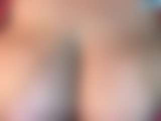 thickfreakylatina's Live Sex Cam Show