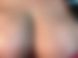 thickfreakylatina's Live Sex Cam Show