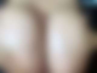 thickfreakylatina's Live Sex Cam Show