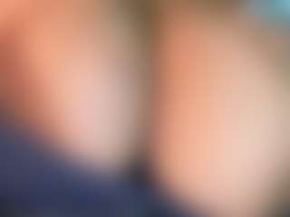 thickfreakylatina's Live Sex Cam Show
