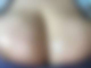 thickfreakylatina's Live Sex Cam Show