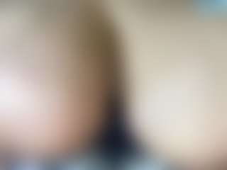 thickfreakylatina's Live Sex Cam Show