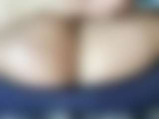 thickfreakylatina's Live Sex Cam Show