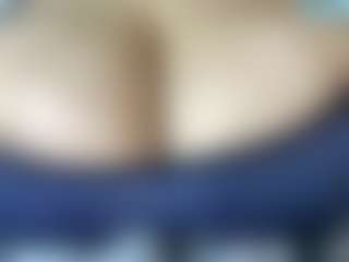 thickfreakylatina's Live Sex Cam Show