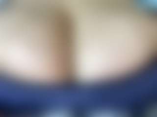 thickfreakylatina's Live Sex Cam Show
