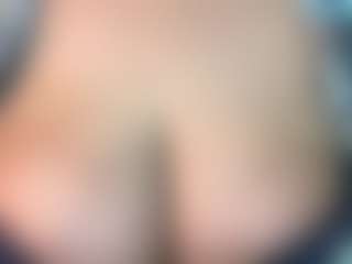 thickfreakylatina's Live Sex Cam Show
