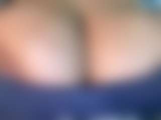 thickfreakylatina's Live Sex Cam Show