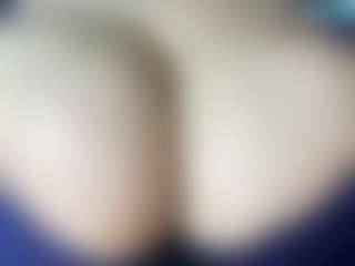 thickfreakylatina's Live Sex Cam Show