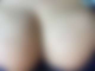 thickfreakylatina's Live Sex Cam Show