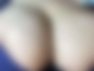thickfreakylatina's Live Sex Cam Show