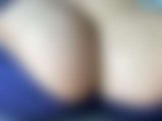 thickfreakylatina's Live Sex Cam Show