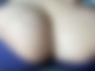 thickfreakylatina's Live Sex Cam Show