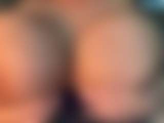 thickfreakylatina's Live Sex Cam Show