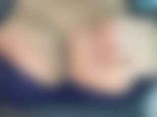 thickfreakylatina's Live Sex Cam Show