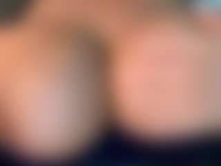 thickfreakylatina's Live Sex Cam Show
