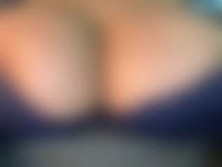 thickfreakylatina's Live Sex Cam Show