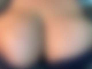 thickfreakylatina's Live Sex Cam Show