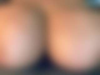 thickfreakylatina's Live Sex Cam Show