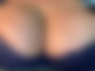 thickfreakylatina's Live Sex Cam Show