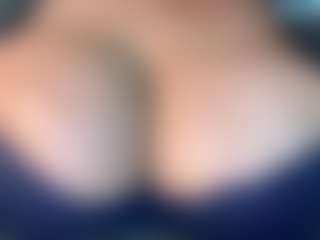 thickfreakylatina's Live Sex Cam Show
