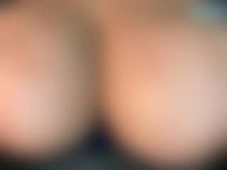thickfreakylatina's Live Sex Cam Show