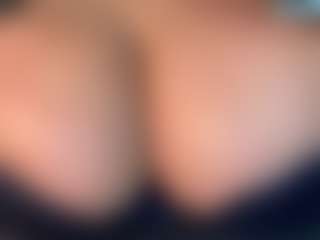 thickfreakylatina's Live Sex Cam Show