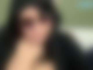 thickfreakylatina's Live Sex Cam Show