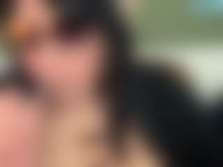 thickfreakylatina's Live Sex Cam Show
