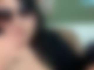 thickfreakylatina's Live Sex Cam Show