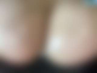 thickfreakylatina's Live Sex Cam Show