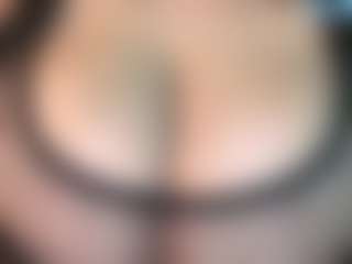 thickfreakylatina's Live Sex Cam Show